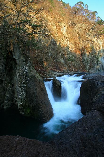 鱒飛の滝