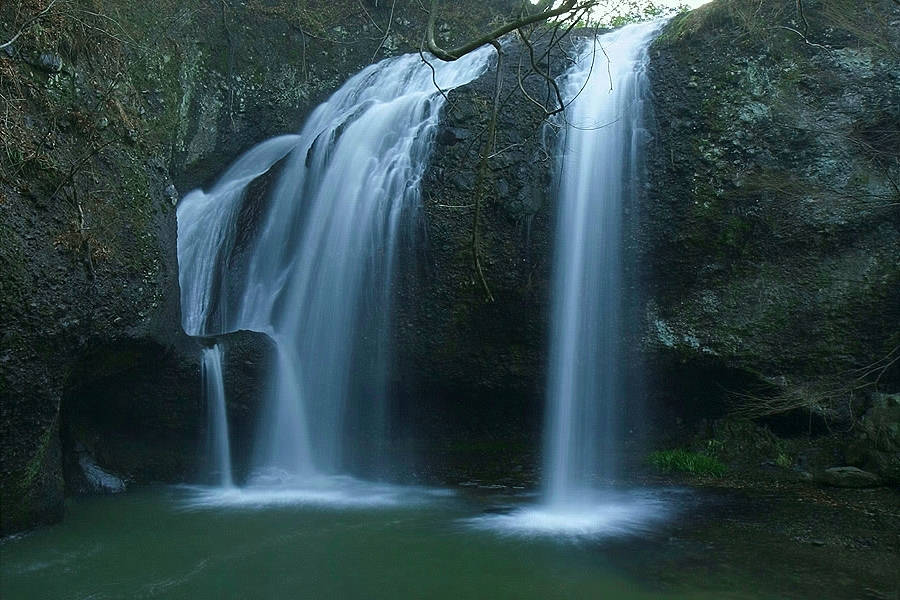 月待の滝