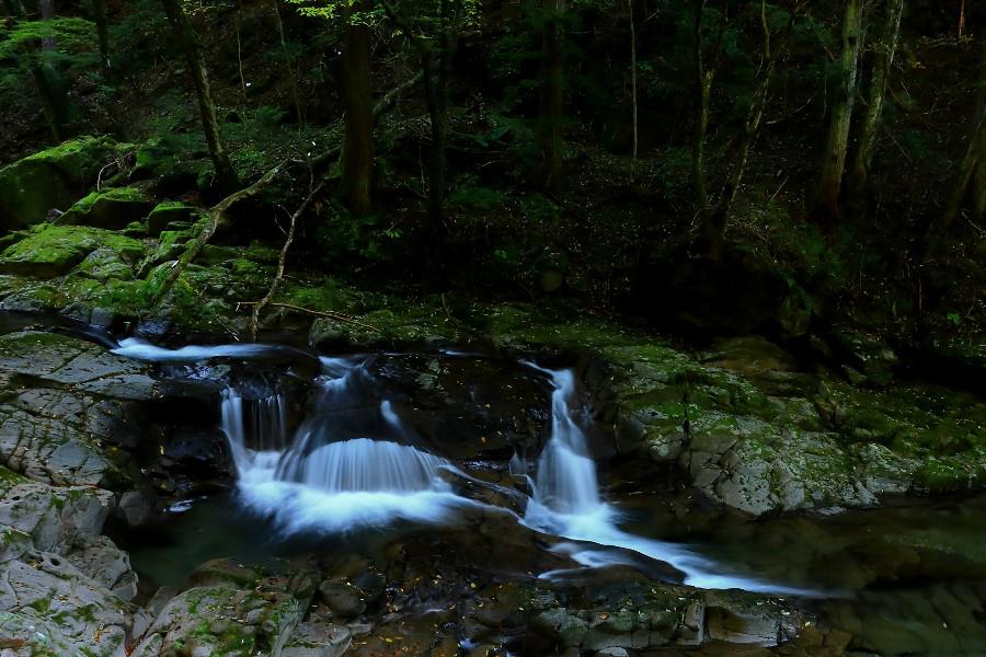 姉妹滝(しまいたき)・赤目四十八滝《日本の滝百選》・【三重県名張市】