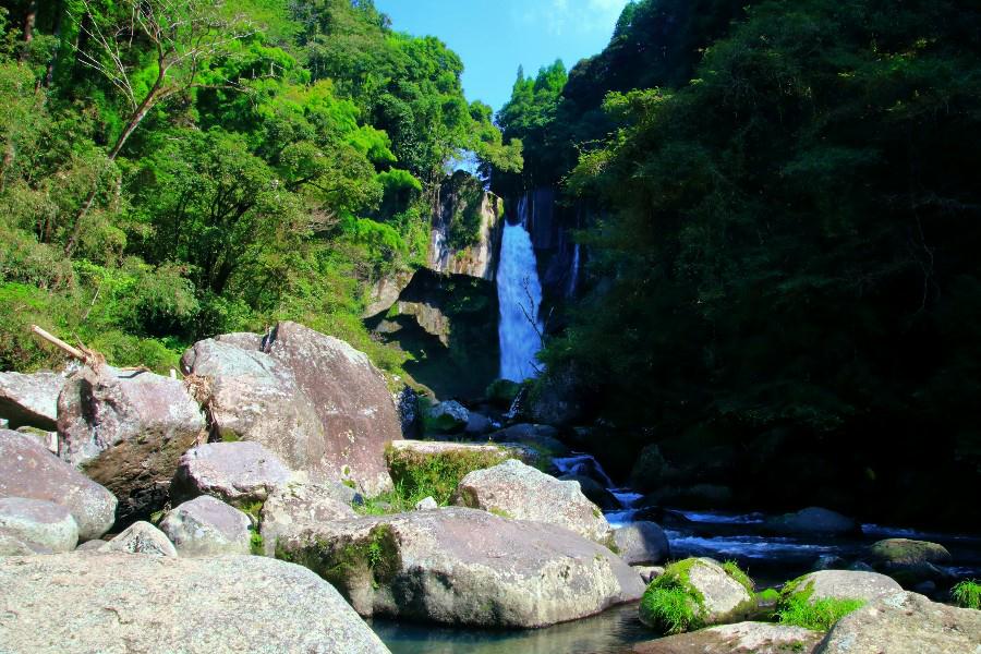 犬飼滝　（いぬかいのたき）　【鹿児島県霧島市】】