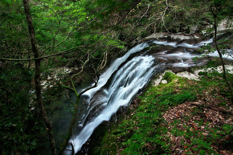 はがくれの滝【宮崎県都農町】