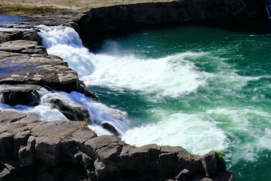 三日月の滝（みかづきのたき）【大分県玖珠町】