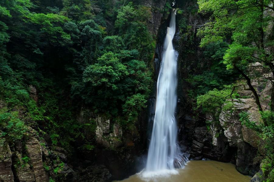 西椎屋の滝（にししいやのたき）【大分県宇佐市】