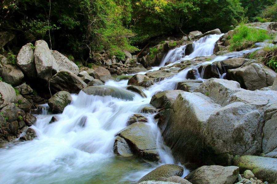 白絹の滝（しらぎぬのたき）佐賀県唐津市