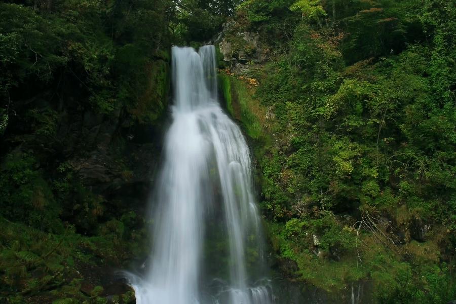 尾の島の滝