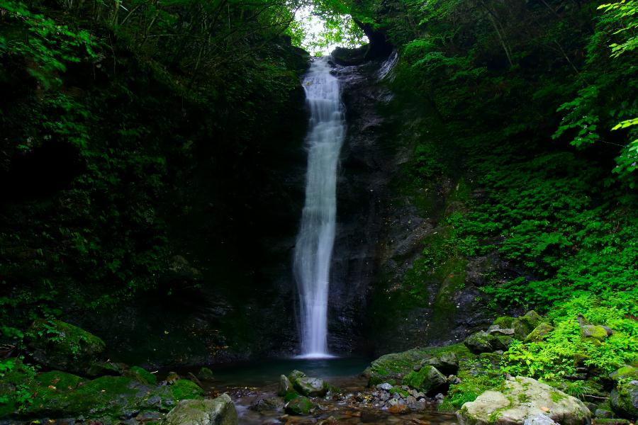 北向きの滝