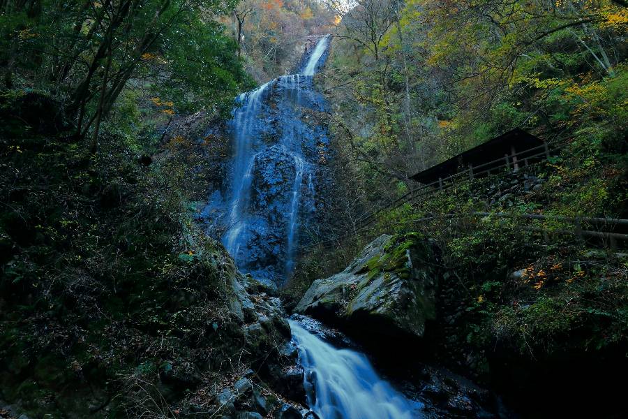 白猪の滝・愛媛県東温市