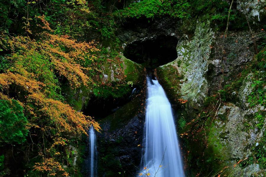 長沢の滝(ながさわのたき)・【高知県高岡郡津野町】