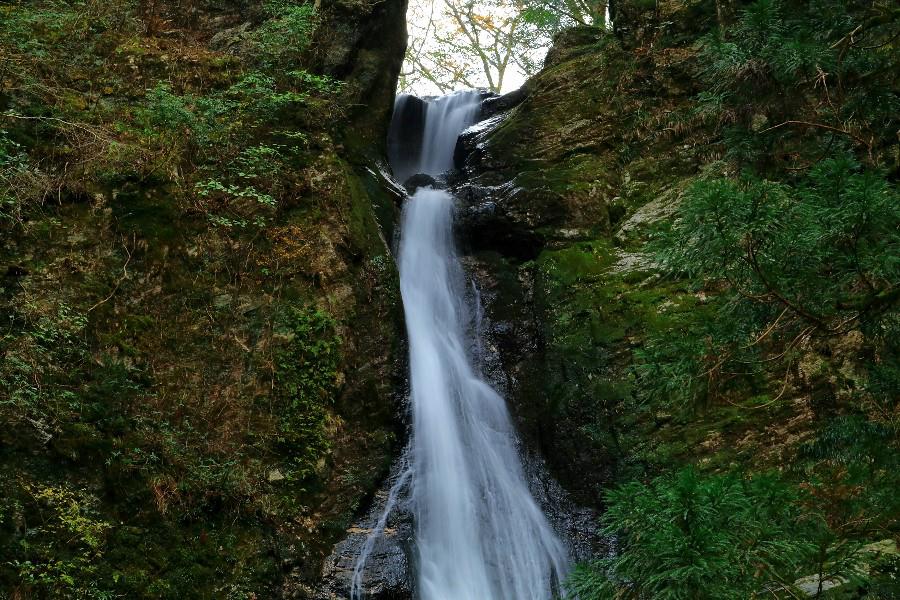 龍王の滝（りゅうおうのたき）【高知県長岡郡大豊町佐賀山町】　《日本の滝百選》