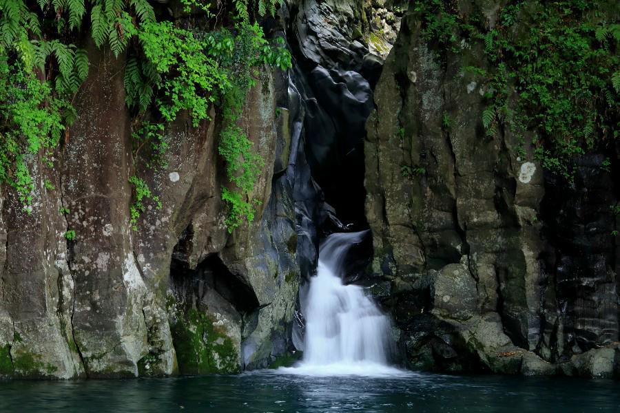 屏風岩の滝（びょうぶいわのたき）　【静岡県裾野市】