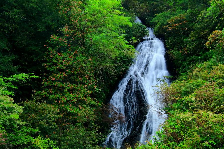 七滝　（ななたき）　《日本の滝百選》　【秋田県小坂町】