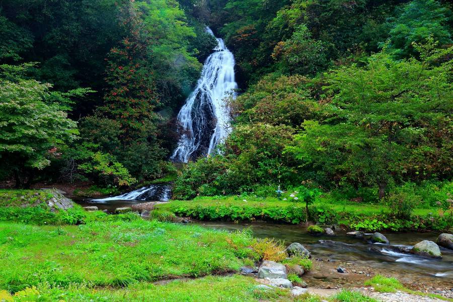 七滝　（ななたき）　《日本の滝百選》　【秋田県小坂町】