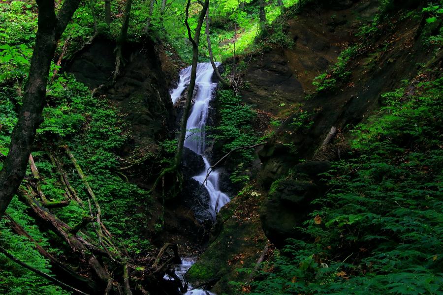 権現ノ滝（青森県新郷村）