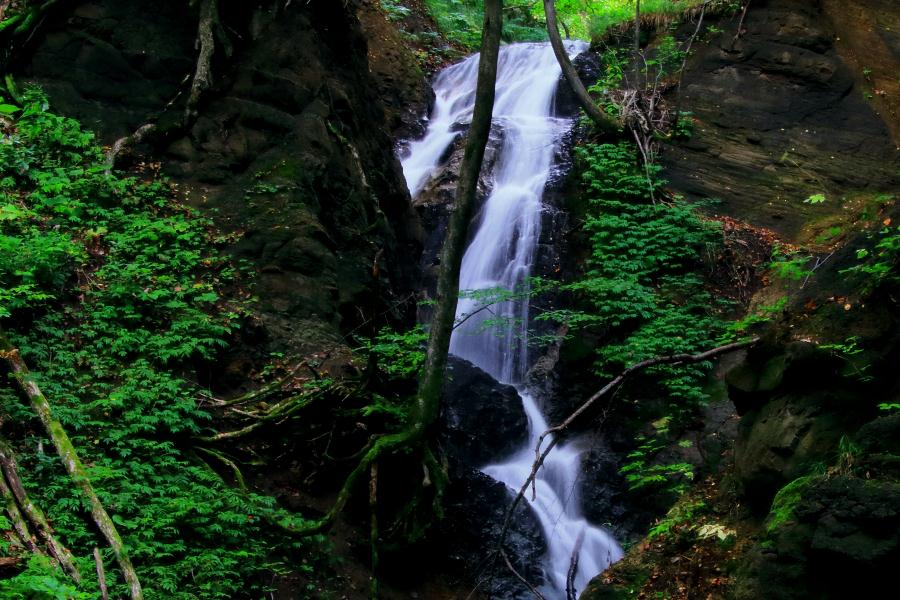 権現ノ滝（青森県新郷村）