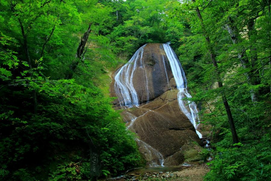 みろくの滝【青森県田子町】（弥勒ノ滝・スヌーピー滝）