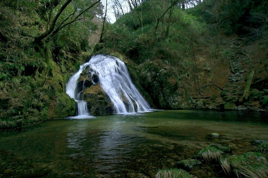 片鞍の滝（背戸峨廊）