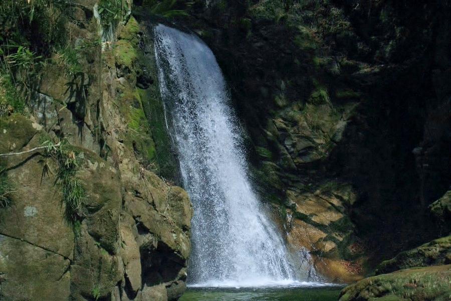 三連の滝（背戸峨廊）