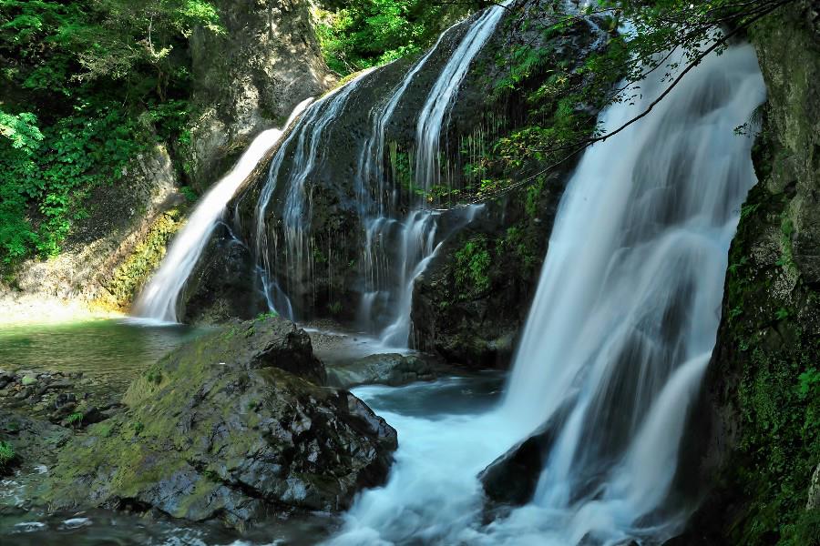 関山大滝（せきやまおおたき）【山形県東根市】