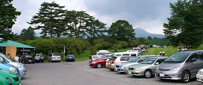 霧降の滝駐車場