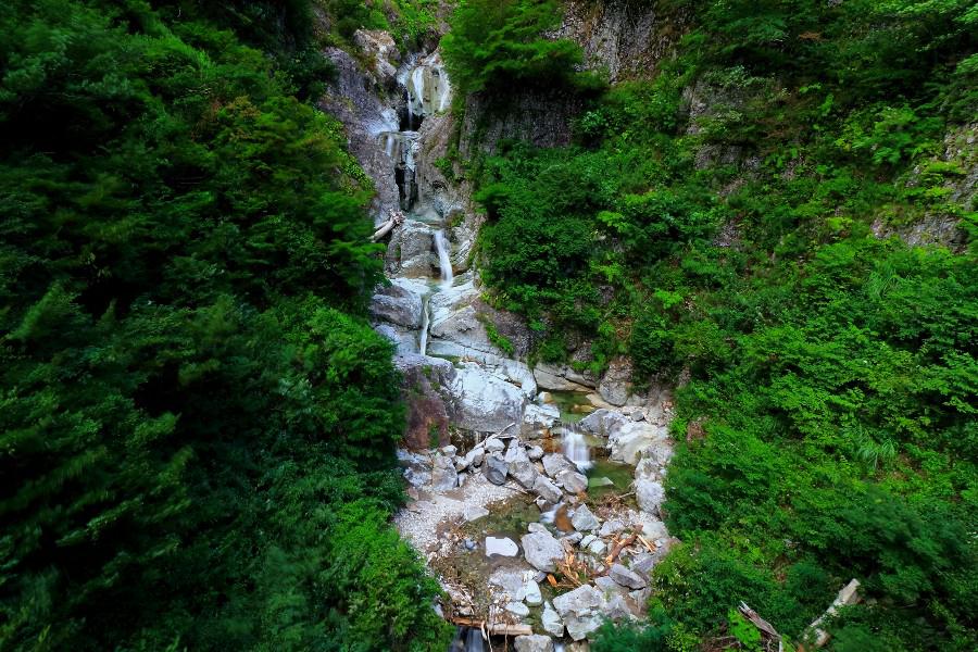 かもしか滝（かもしかたき）　【石川県白山市】