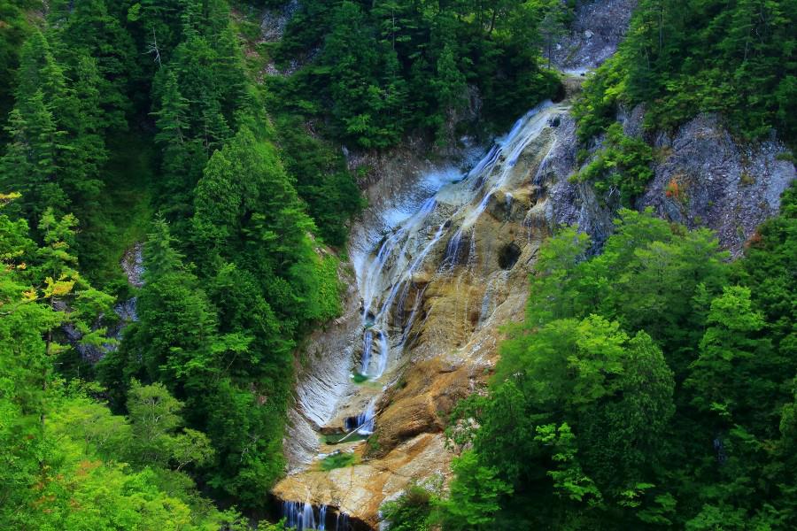 姥ヶ滝（うばがたき）　【石川県白山市】