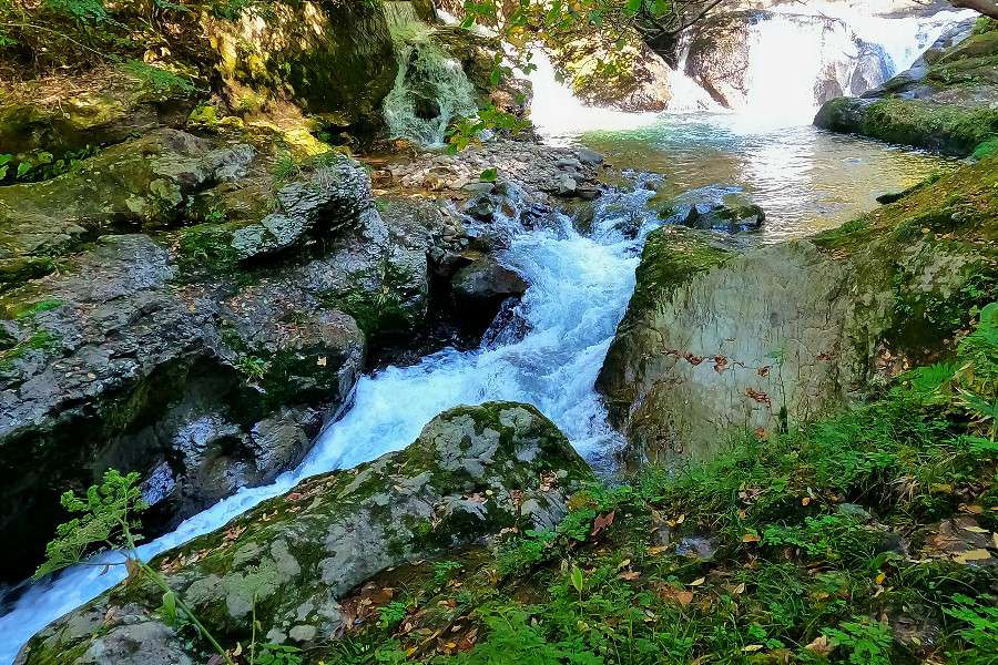 猿飛滝（さるとびだき）≪日本の滝百選≫【島根県雲南市】