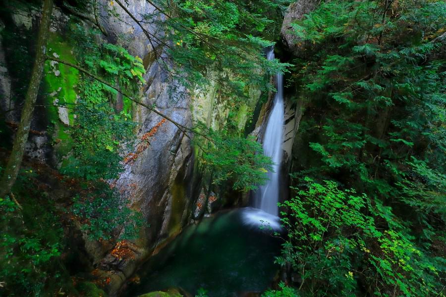 竜頭の滝(りゅうずのたき)・寂地峡五竜の滝(じゃくちきょうごりゅうのたき)・【山口県岩国市】