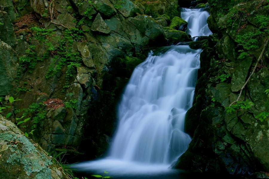 愛染の滝（徳和渓谷）