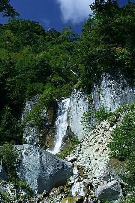 白糸の滝（ドンドコ沢）