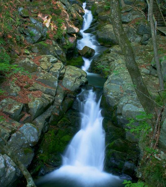 乾門の滝・白虎の滝（徳和渓谷）