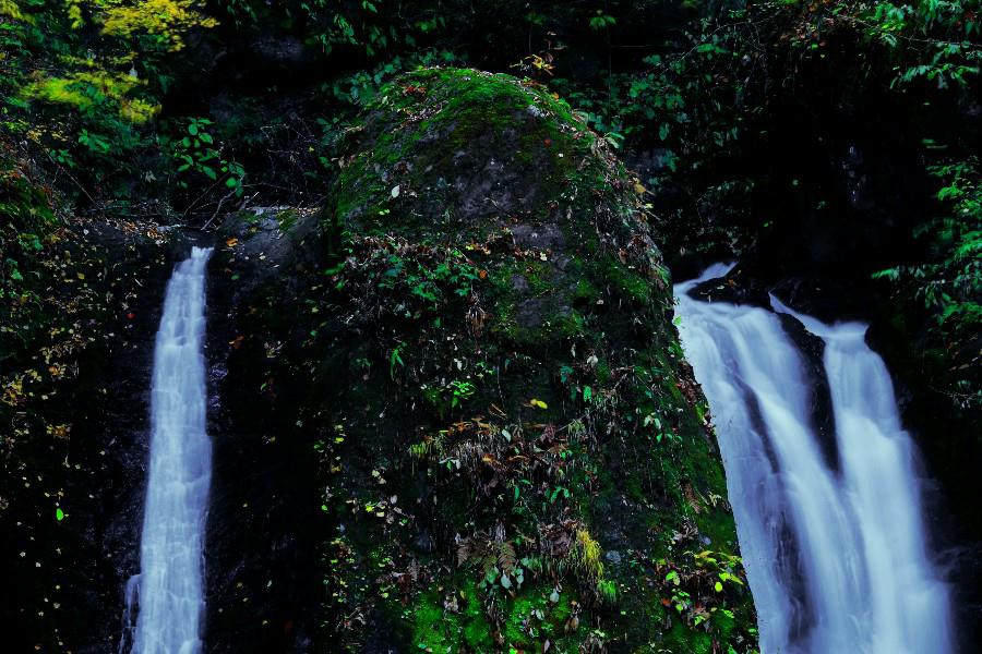 雄滝(おたき)・【山梨県小菅村】