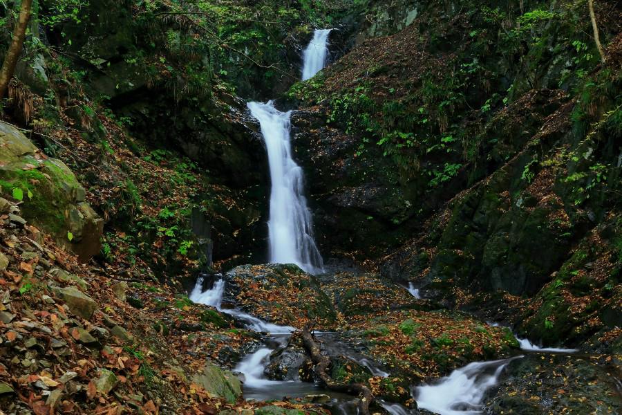 雄滝・雌滝　（おたき・めたき）　【山梨県丹波山村】