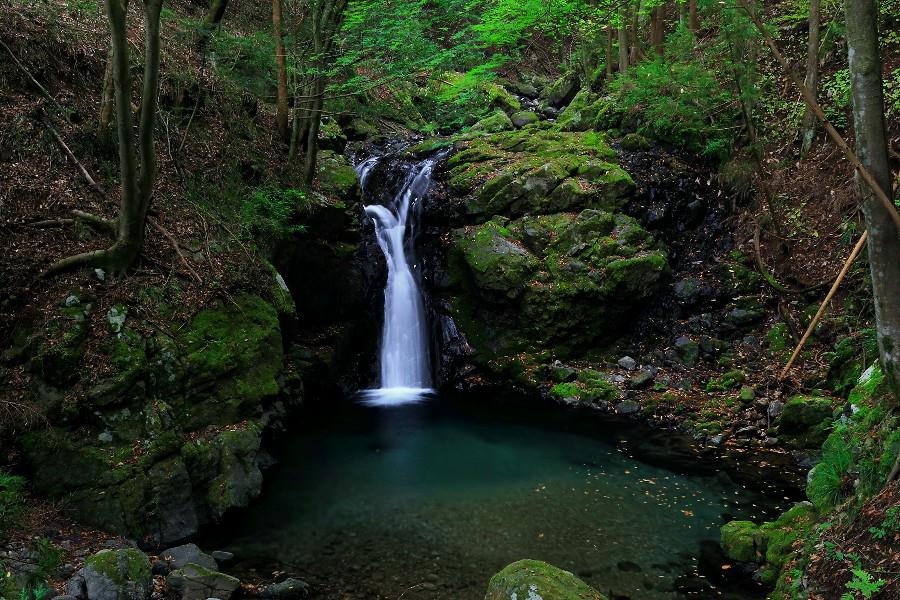 王見の滝（おうみのたき）　【山梨県上野原市】