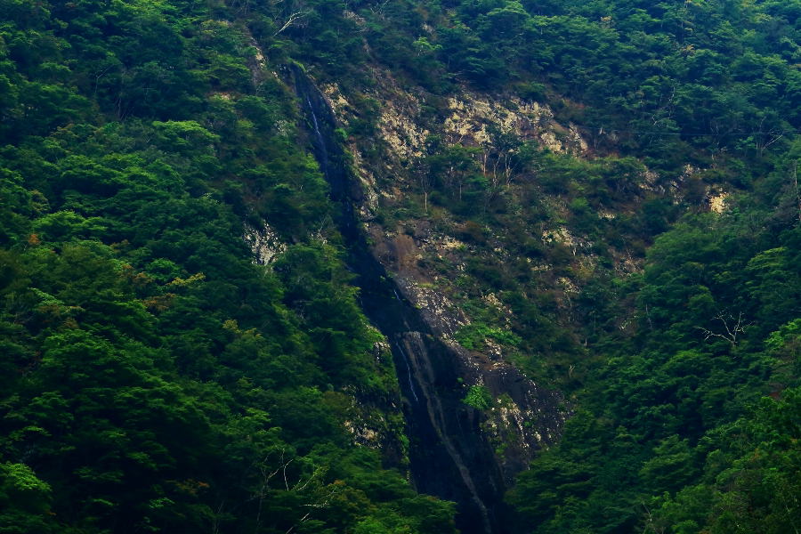 千波の滝　【山梨県市川三郷町】