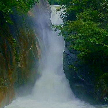 増水時・仙娥滝（昇仙峡）【山梨県甲府市